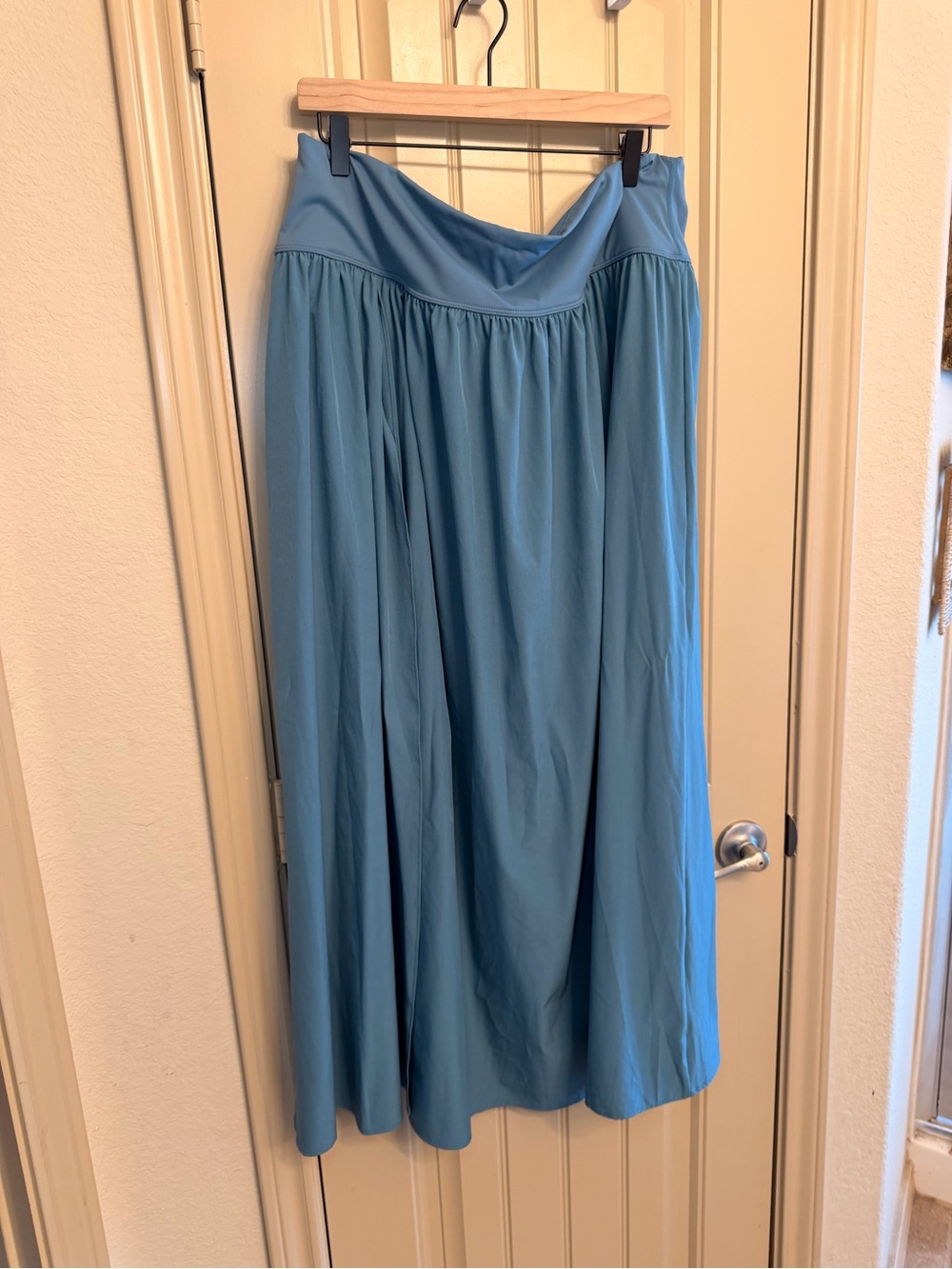 HALARA Skirt with shorts